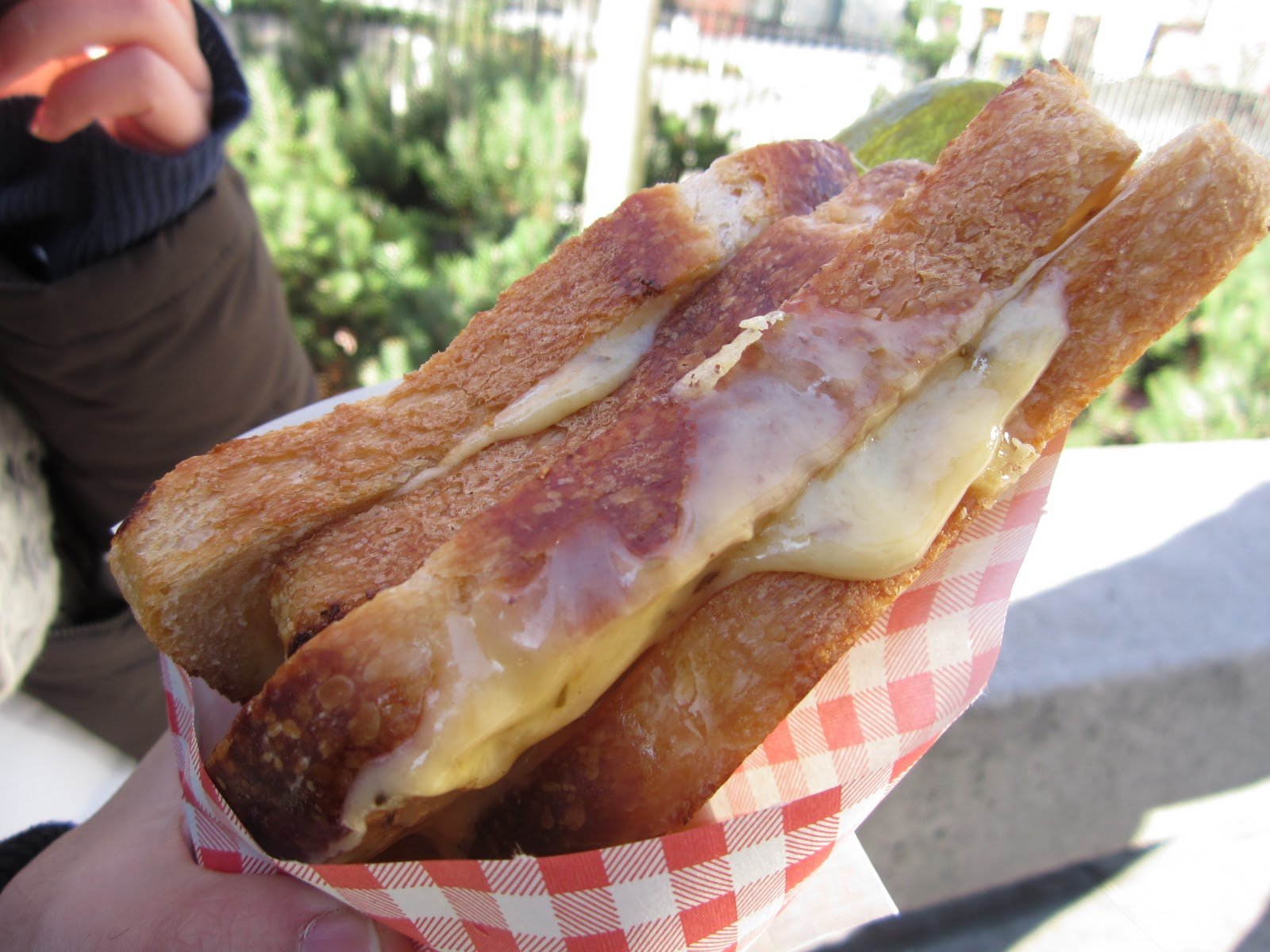 Mom's Grilled Cheese Truck (Revisit) Can Never Get Enough EATING